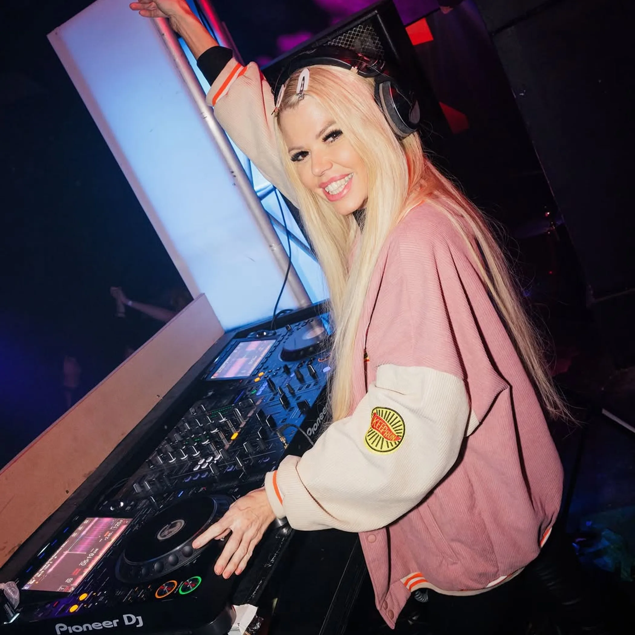 dj performing at melbourne nightlife tour