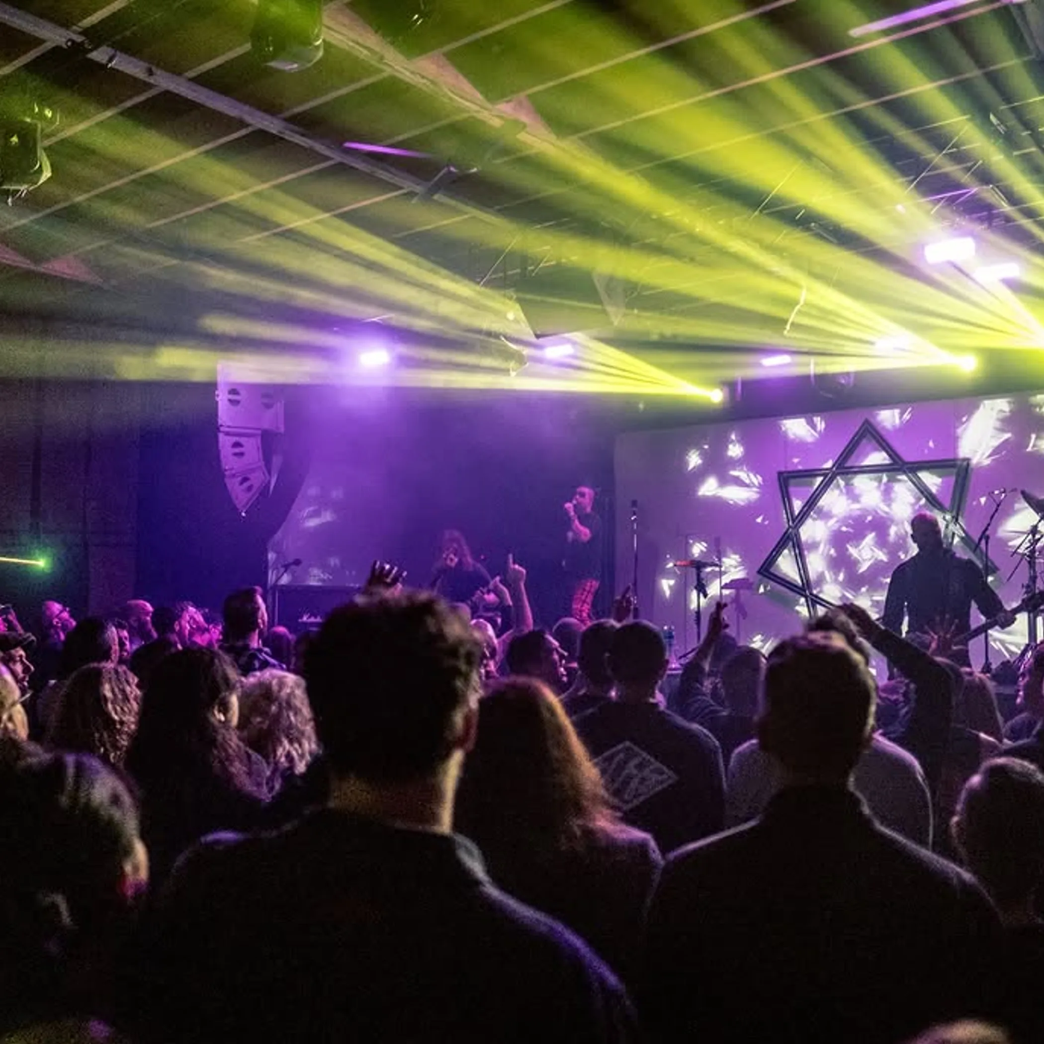 vibrant melbourne nightlife scene
