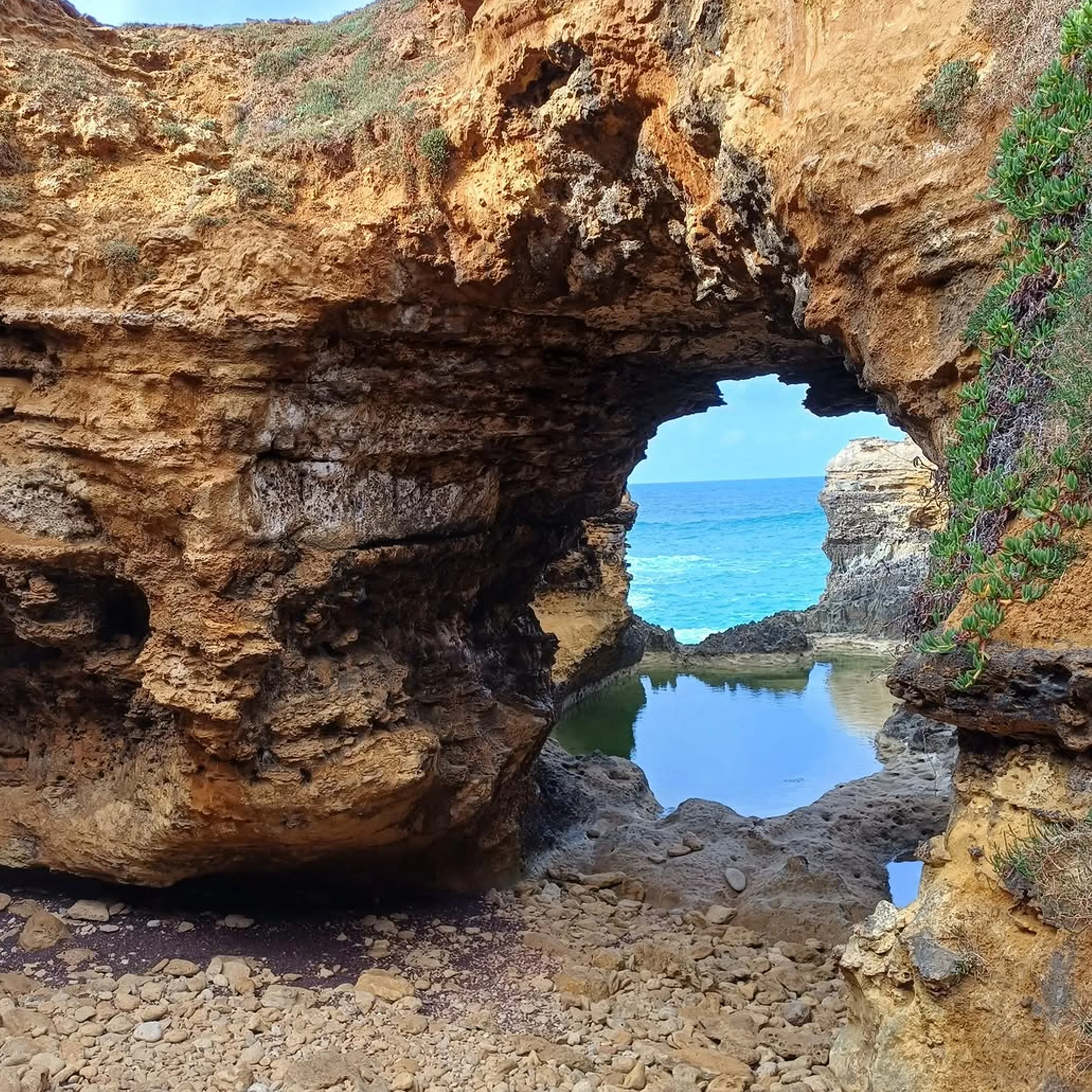 the grotto in port campbell national park